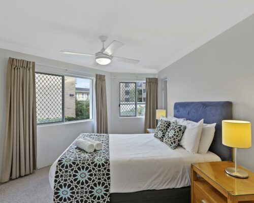 burleigh-beach-2-bedroom-apartments-unit-1-(5)